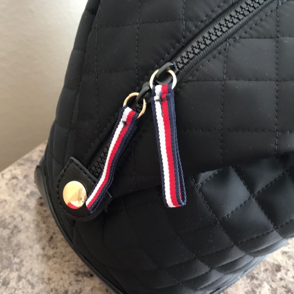 Tommy Hilfiger Quilt Tote - Picture 3 of 7